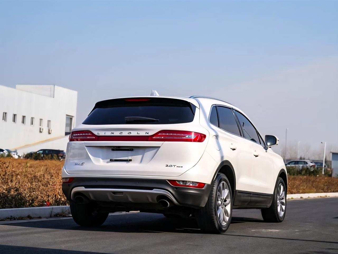 这台车是林肯进入中国的第1台车，只不过这次进入是二次进入。它就是2014年上市的