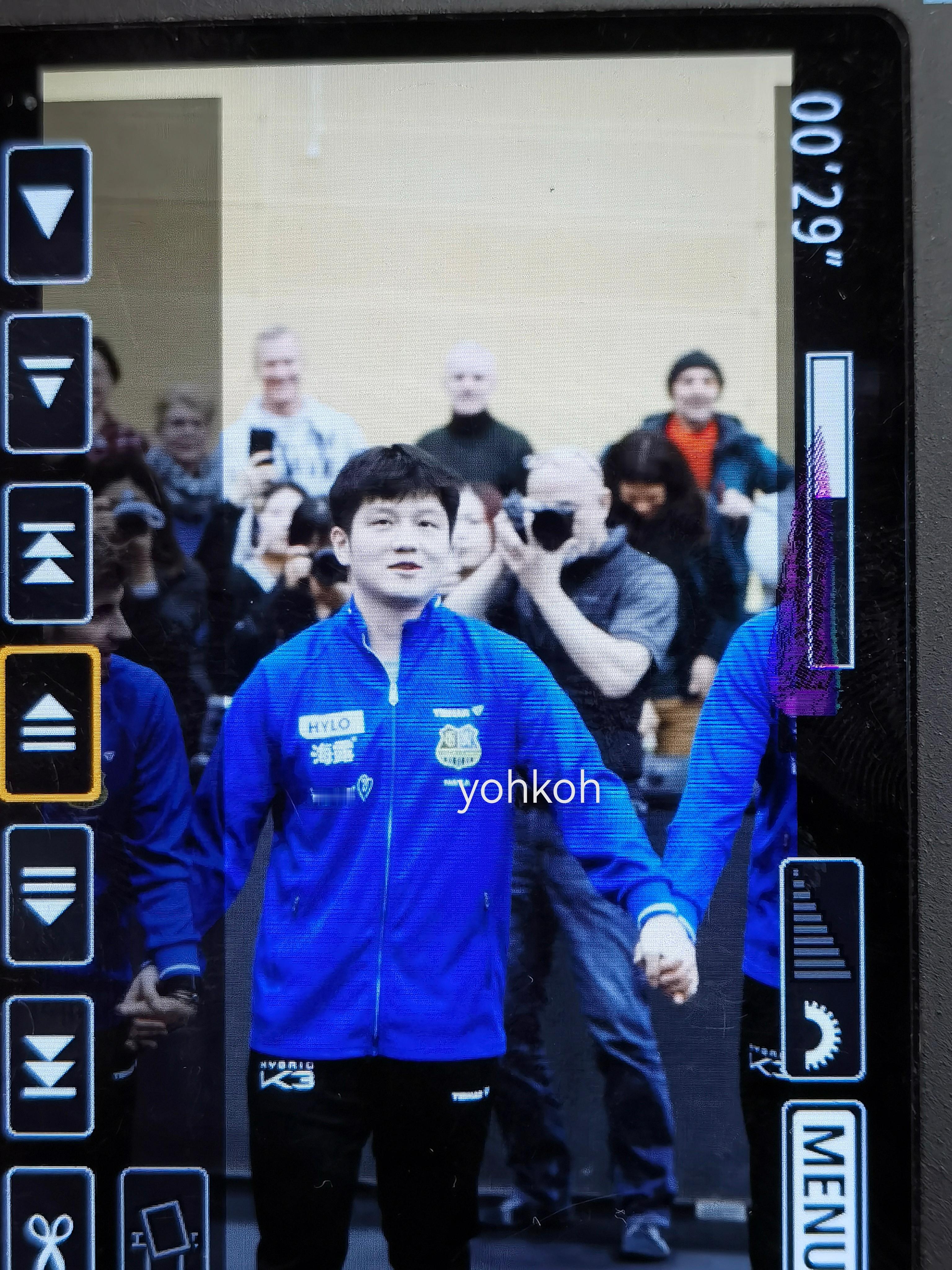 樊振东樊振东德甲 很完美很幸福谢谢你