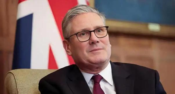 欠中资的钱怎么办？英国新首相站在唐宁街十号门口，对着全世界的镜头说：英国要重归稳