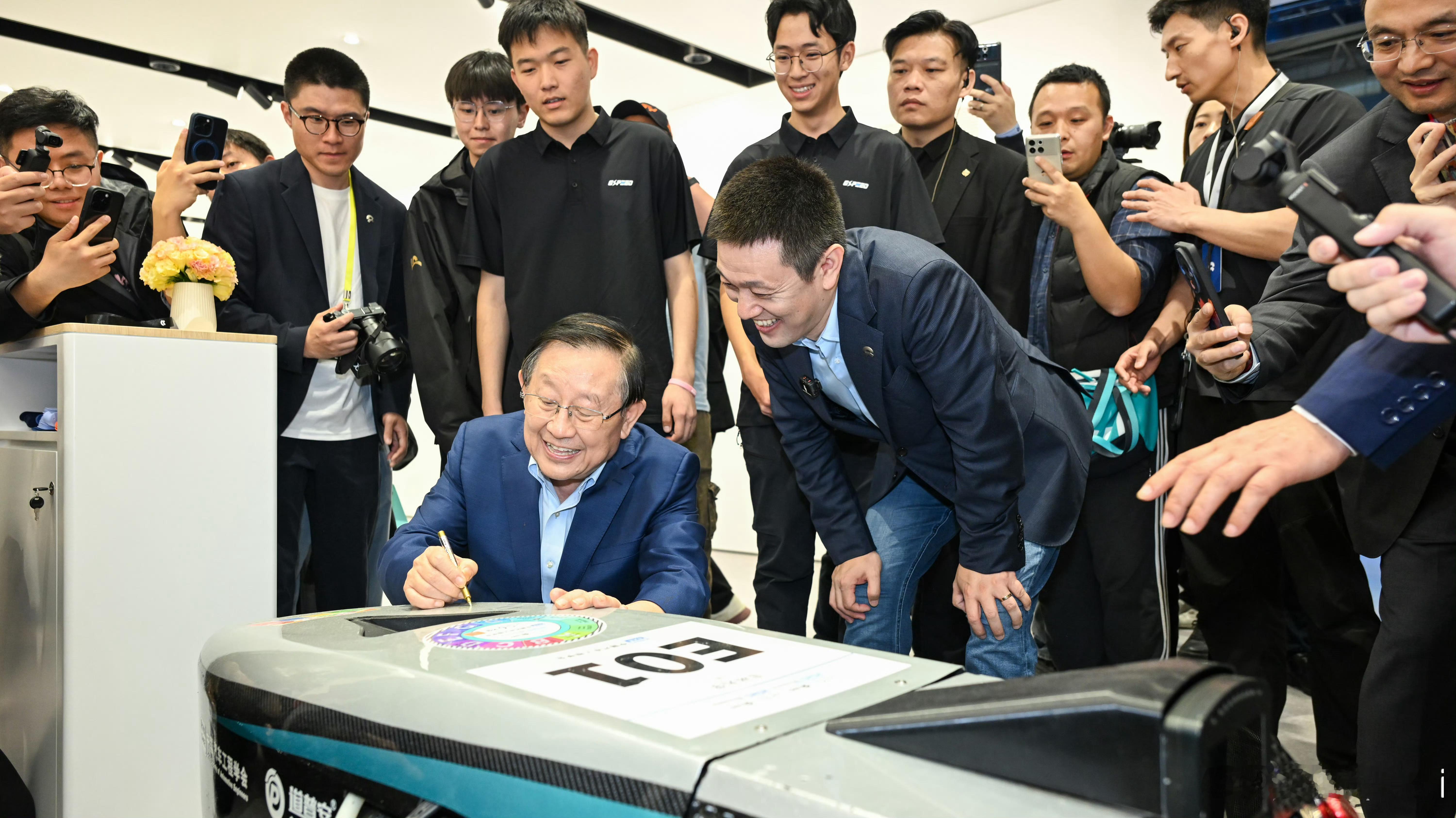 今年的北京车展真是神仙打架，各家车企纷纷亮相自家的核心技术，把自己的底牌都打了出