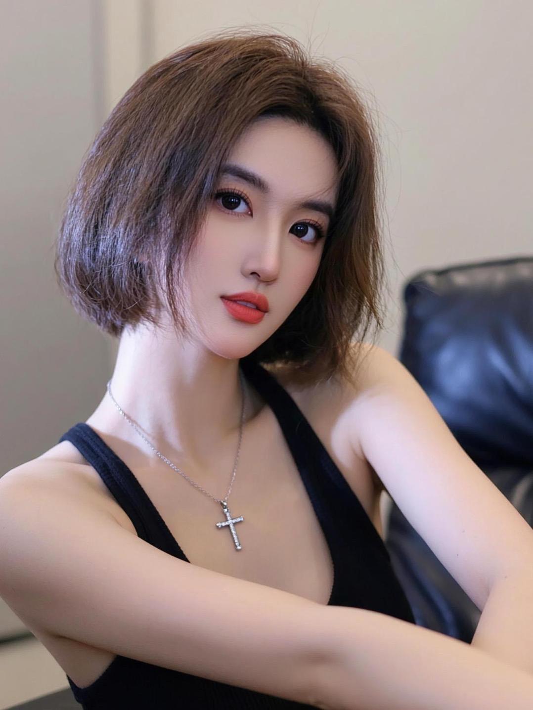 AI低饱和自拍 随变ai随便玩