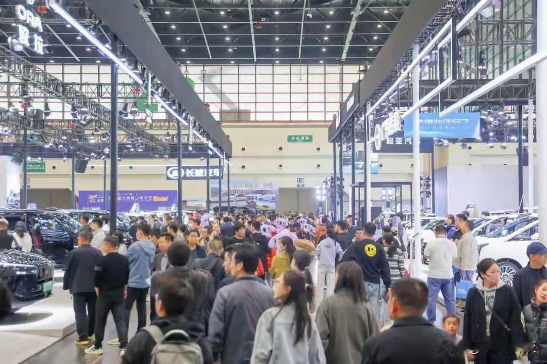直接说郑州国际车展不好吗？为什么叫大河车展，初听还以为是哪个小型县城车展呢[捂脸