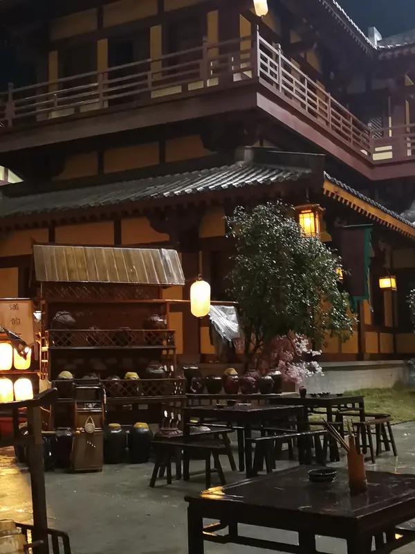 《庆余年》系列无疑是真正的爆款剧集，它在多个维度展现出强大的影响力。从剧情架构而