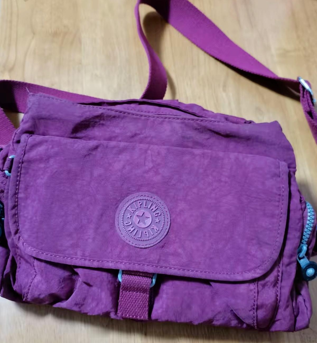 破防了！儿媳送的布包竟值千元，这哪是包包，是藏在细节里的孝心
 
       