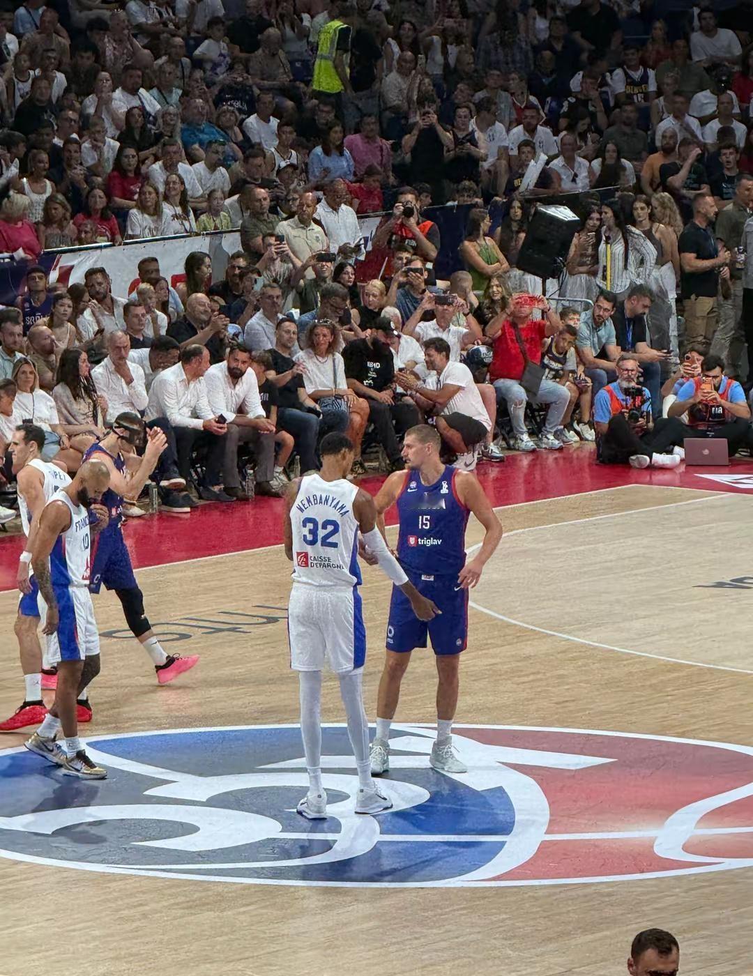 谁才是NBA现役第一中锋?塞尔维亚大战法国！约基奇VS文班亚马。最强之矛对上最强