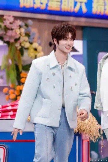 陆虎我们不说浪漫我们说TaT 陆虎新歌《相思病》简直是情感炸弹！TaT符号藏着台