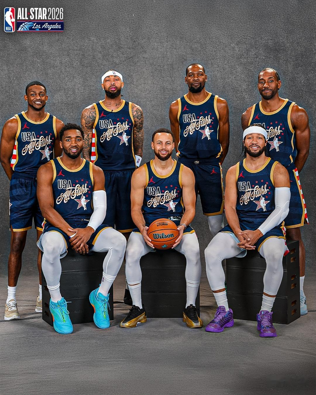 全明星定妆照，你们先拍，老詹明天再来。📸 