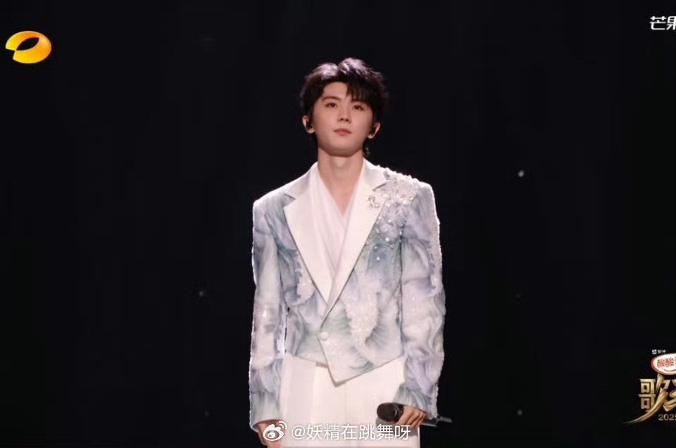 马嘉祺 难听 网友觉得是气息问题，导致声音小不入麦，觉得他应该把基本功再练练，不