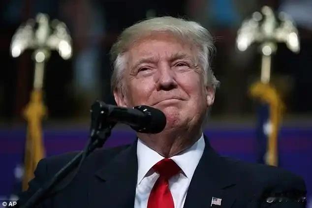 4月19日特朗普公开警告伊朗，不许在霍尔木兹海峡问题上反复无常，借机“勒索”美国