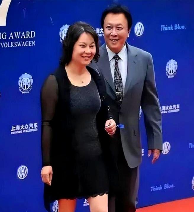 亲妈上吊自尽，遗书里还留下一句“给我报仇”，换成你，这辈子还能跟亲爹同桌吃饭吗？