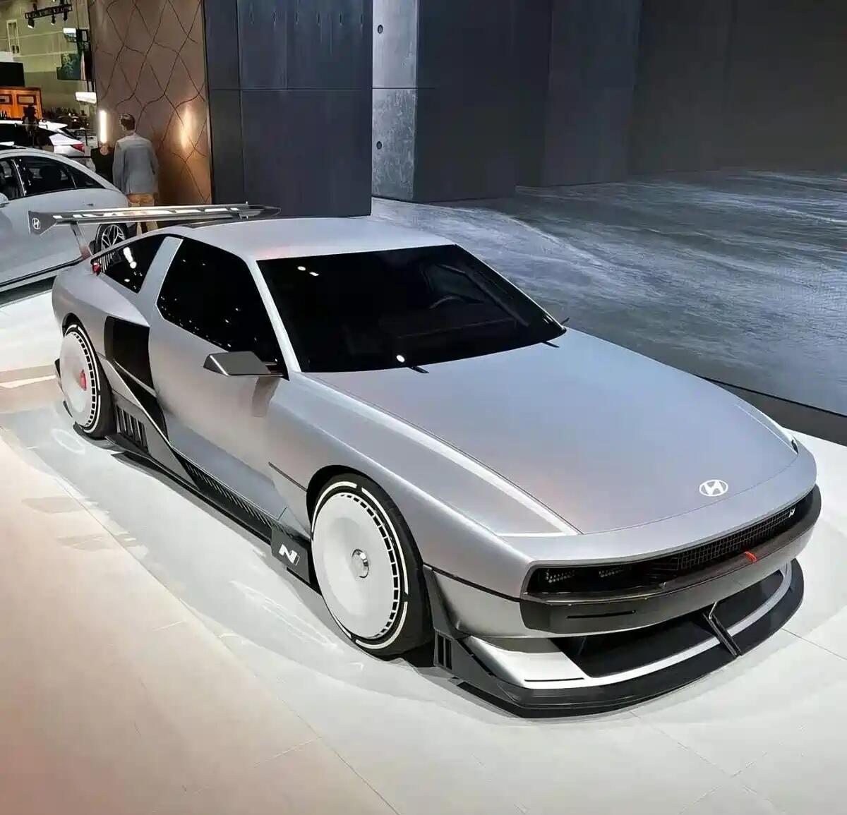 现代N Vision 74终于确认量产了2026年投产限量200台，复古造型加氢