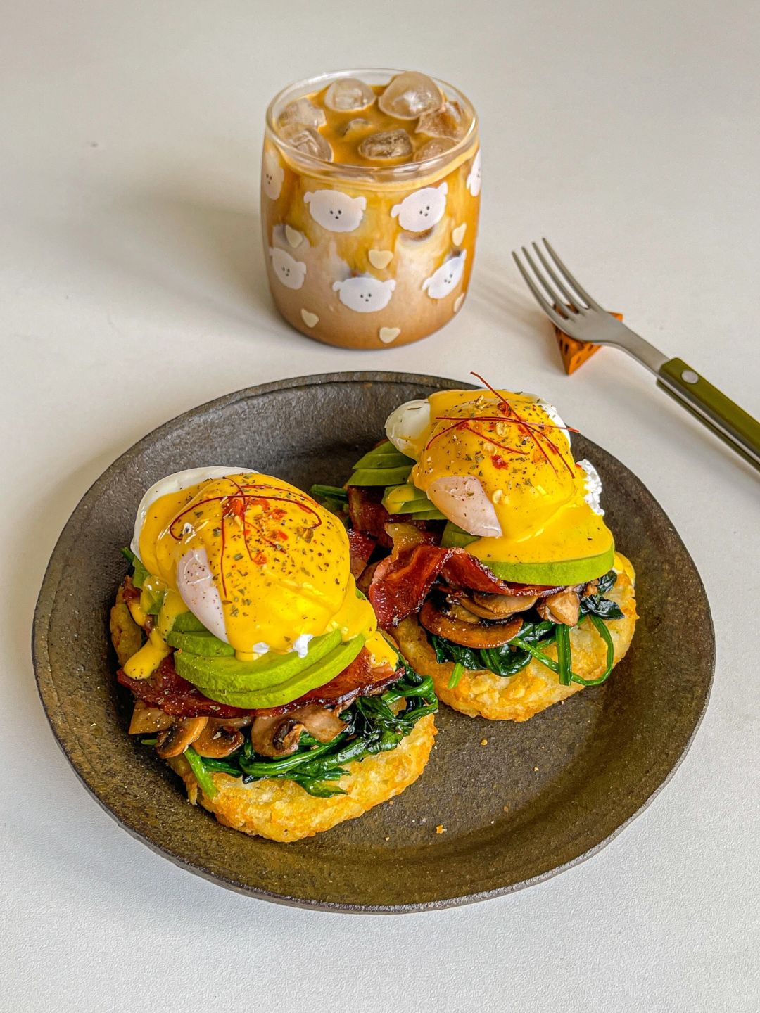 人气brunch🍽️薯饼班尼迪克蛋🍯小食拼盘🍟