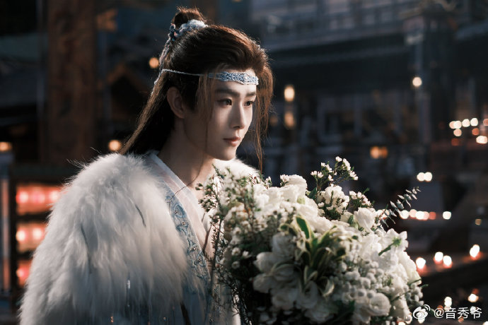 田嘉瑞新剧自己杀了自己田嘉瑞双生演技田嘉瑞在《月鳞绮纪》里自己杀自己那段看得人心