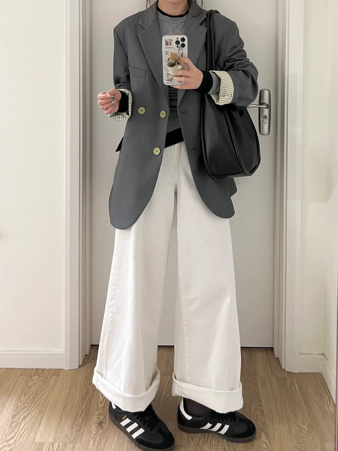 灰色西装🍽️ 经典耐看的灰白配