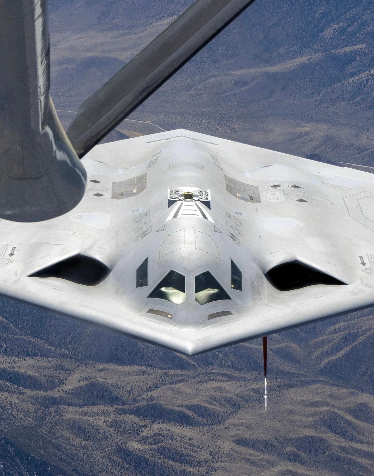 B-21空中加油测试