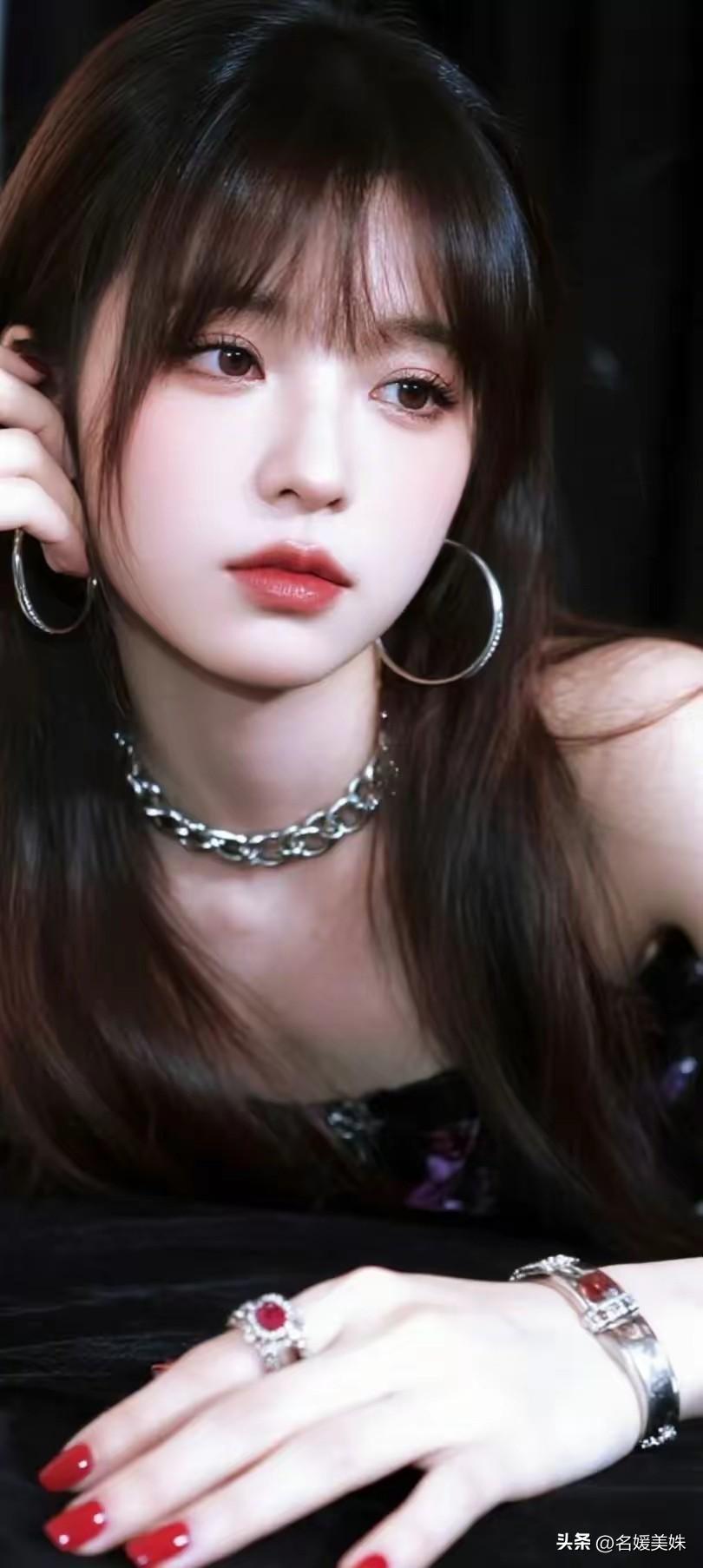 你什么时候才能明白，
这个世界上没有爱情，
过不了情关，
财富与你无关！