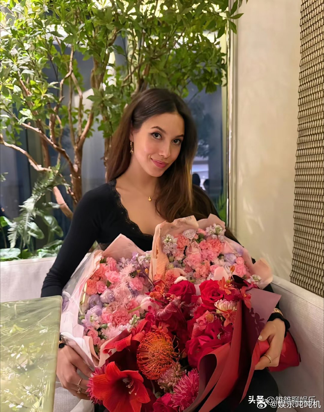 谷爱凌，深夜高调发文。3月2日深夜23点48分，谷爱凌还在熬夜中，她在社交平台发