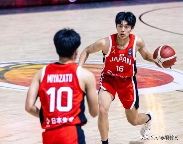 65分惨败非实力不济，而是日本男篮在演戏！

昨日U16男篮半决赛中，日本男篮惨