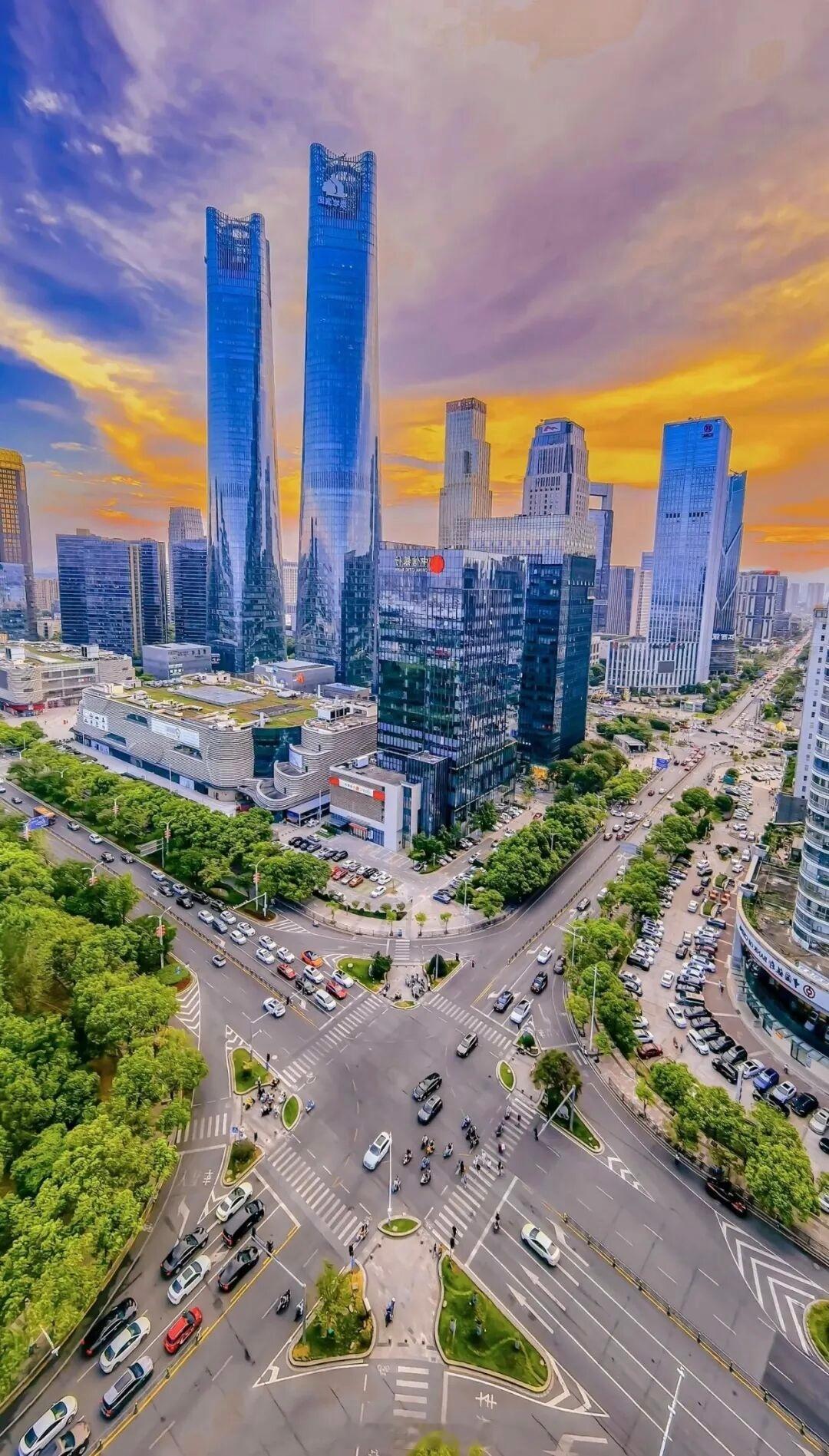 省会引领看南昌7月6日至7日，江西省召开“落实省会引领战略推进南昌实体经济高质量