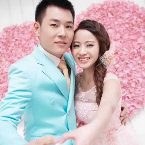 江苏一男子车祸后成了植物人，妻子掏空家底不肯放手，婆婆抹泪劝：拔了吧，别熬了。妻