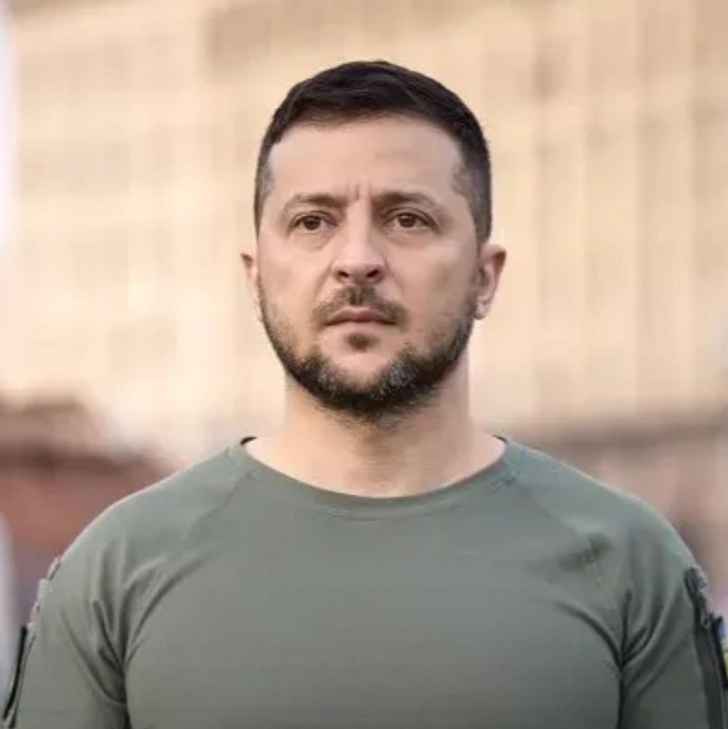 泽连斯基政府的执政稳定性正面临多重考验，其未来走向，困难重重。

外部支持方面，