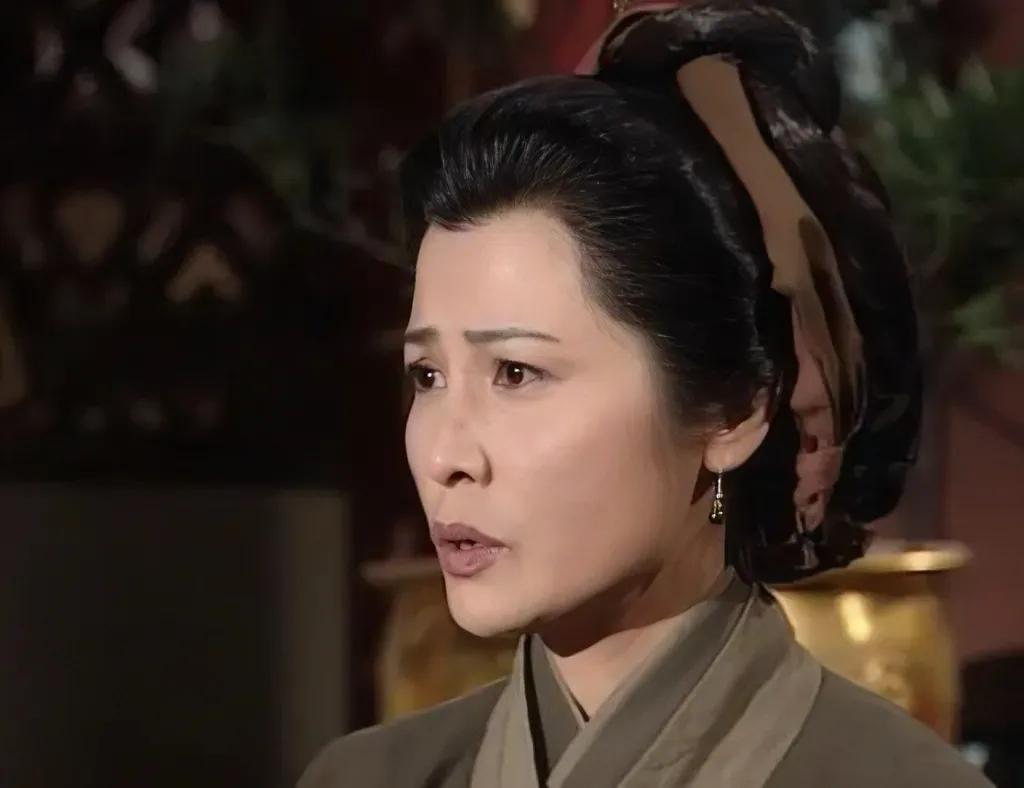 邵氏女明星、TVB著名甘草演员李丽丽于10月27日因病离世，享年74岁。她曾在多