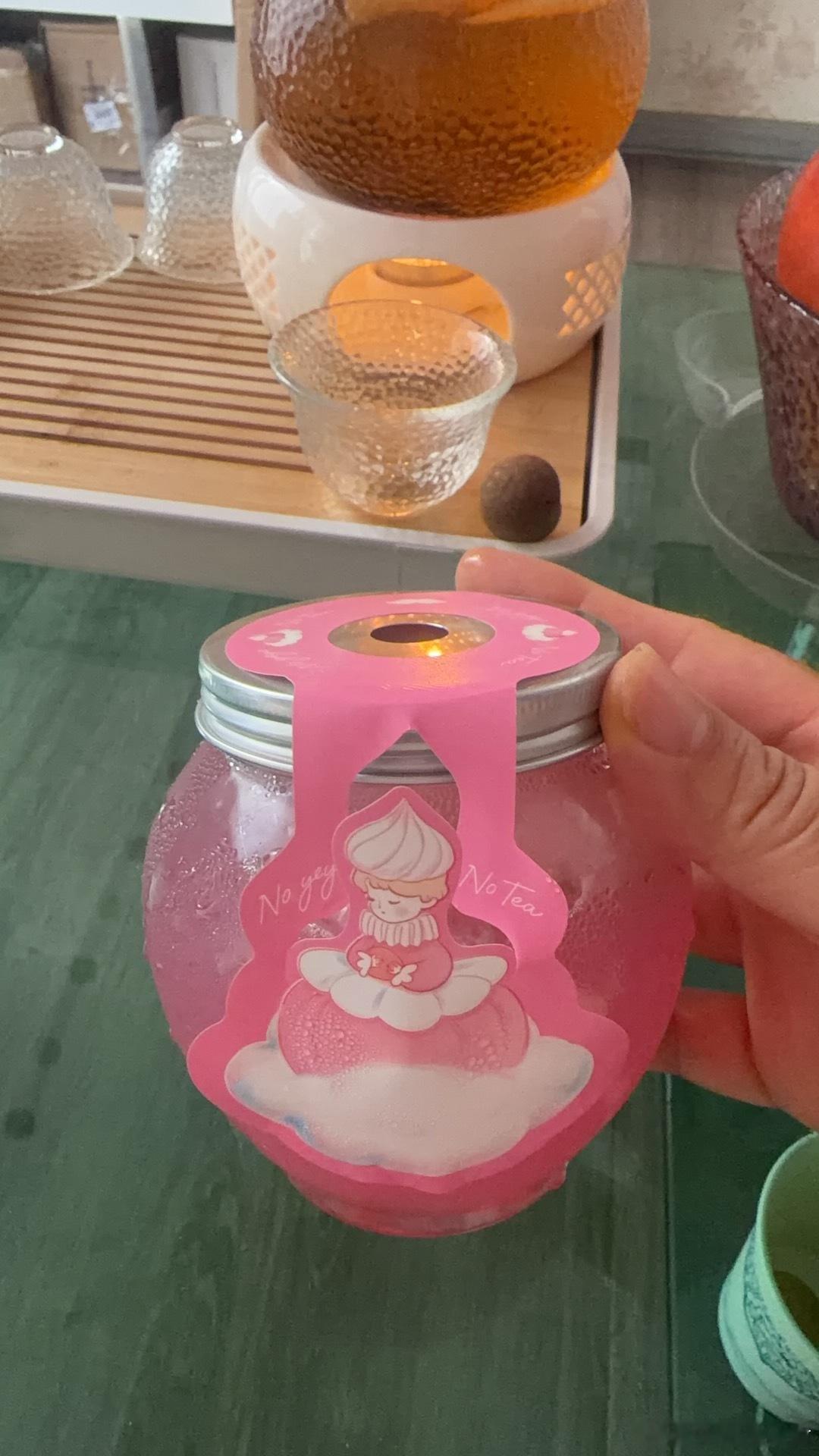 今日份好诡秘投喂~手捣桃桃🍑 ​​​