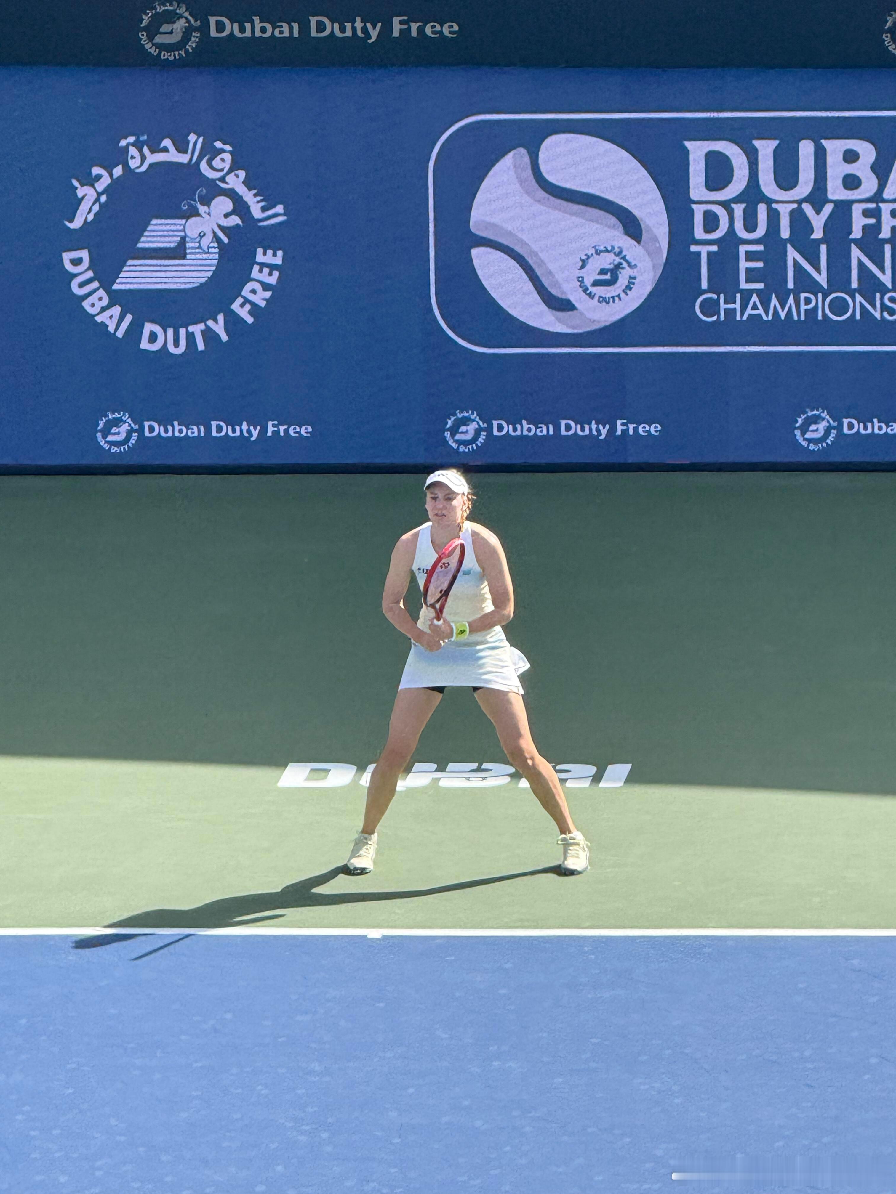 WTA迪拜 莱巴金娜退赛了莱巴金娜7:5，4:6，0:1时宣布退赛，最近赛程太过