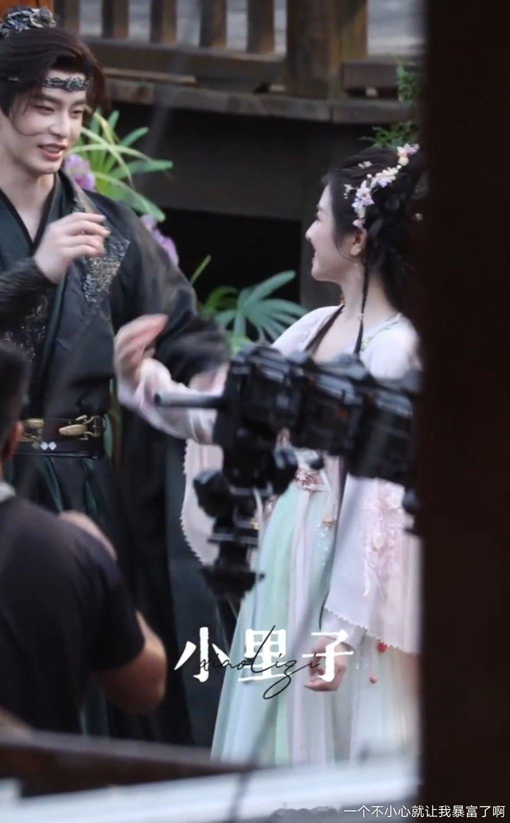 何与眼睛真凑真反派 