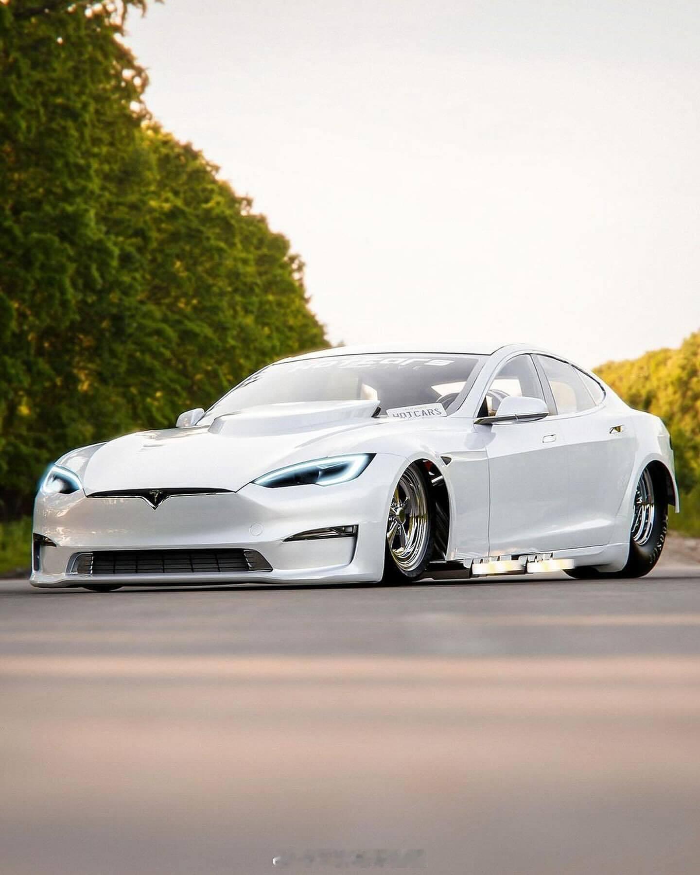 由两台地狱猫引擎驱动的特斯拉Model S ​​​