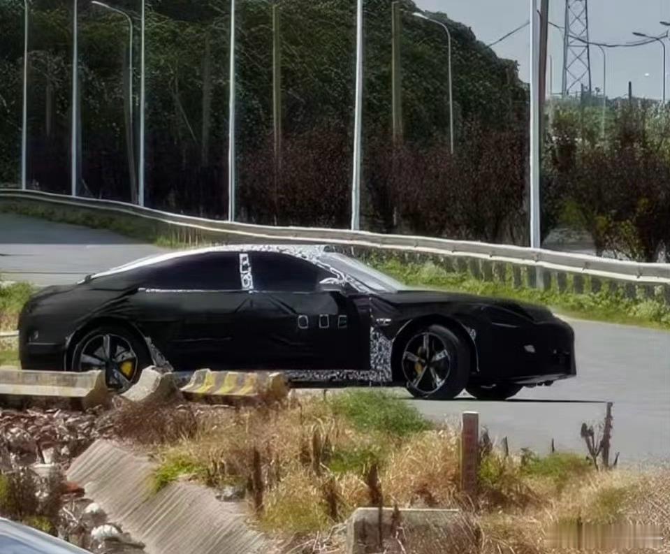 不懂就问，这是什么车？大v聊车 ​​​