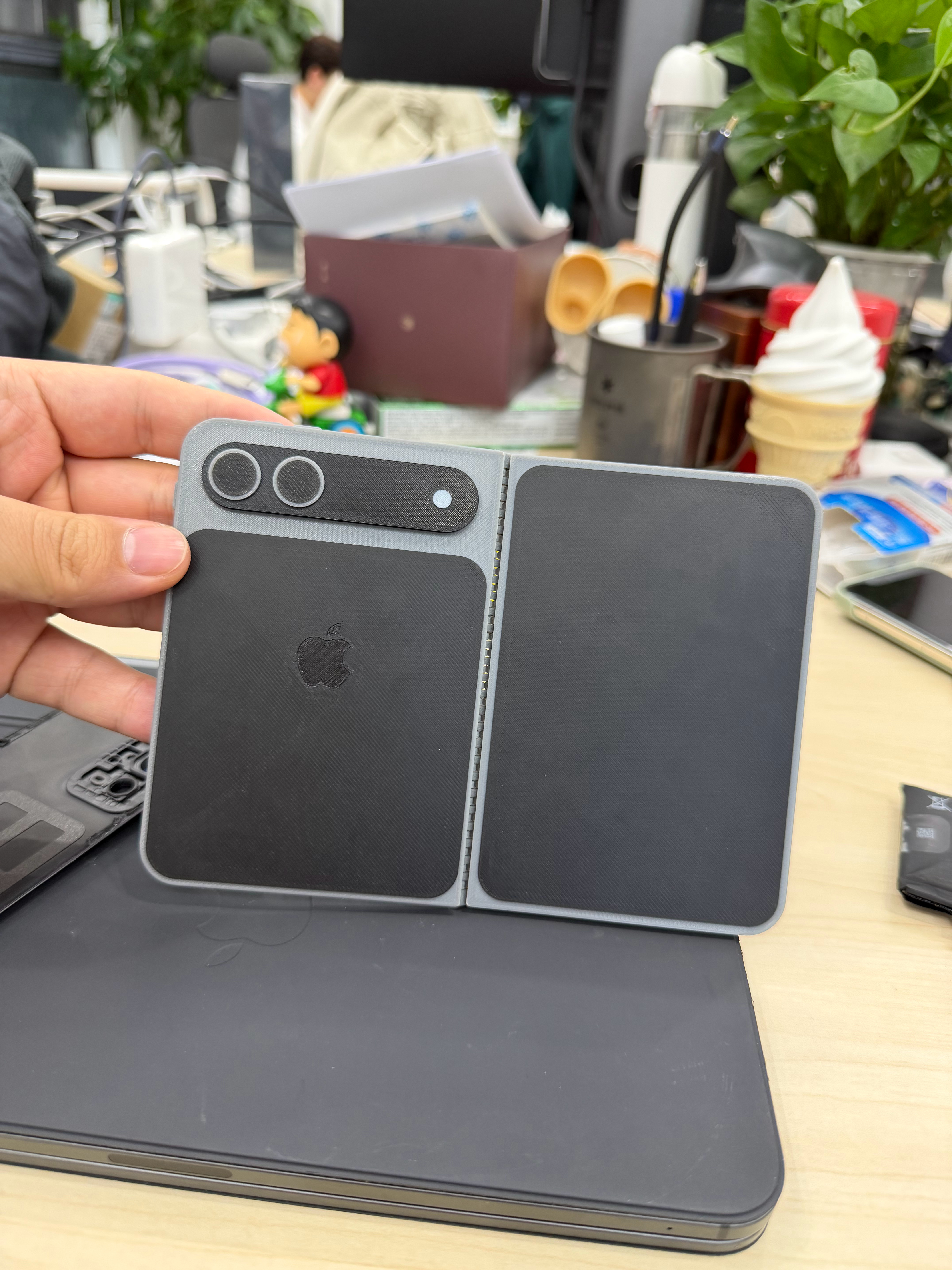 iPhone 18 Pro Max 没啥意思，升级也不大，感觉会很好买，首发就是