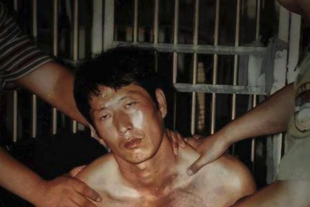 2005年，白宝山情人谢宗芬被提前释放，当狱警把她送到大门口后，她没有选择回家，