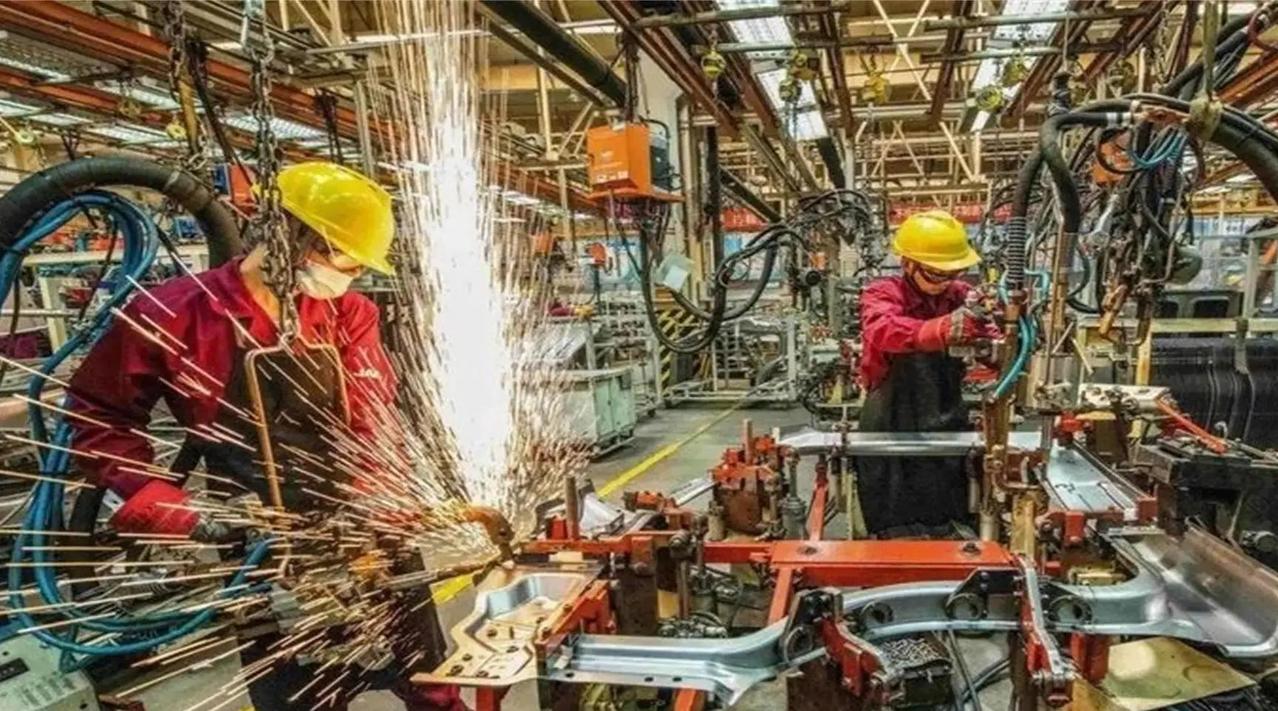 德国这制造业老大哥最近有点坐不住了！过去二三十年，德国企业靠着高端机床、汽车和化