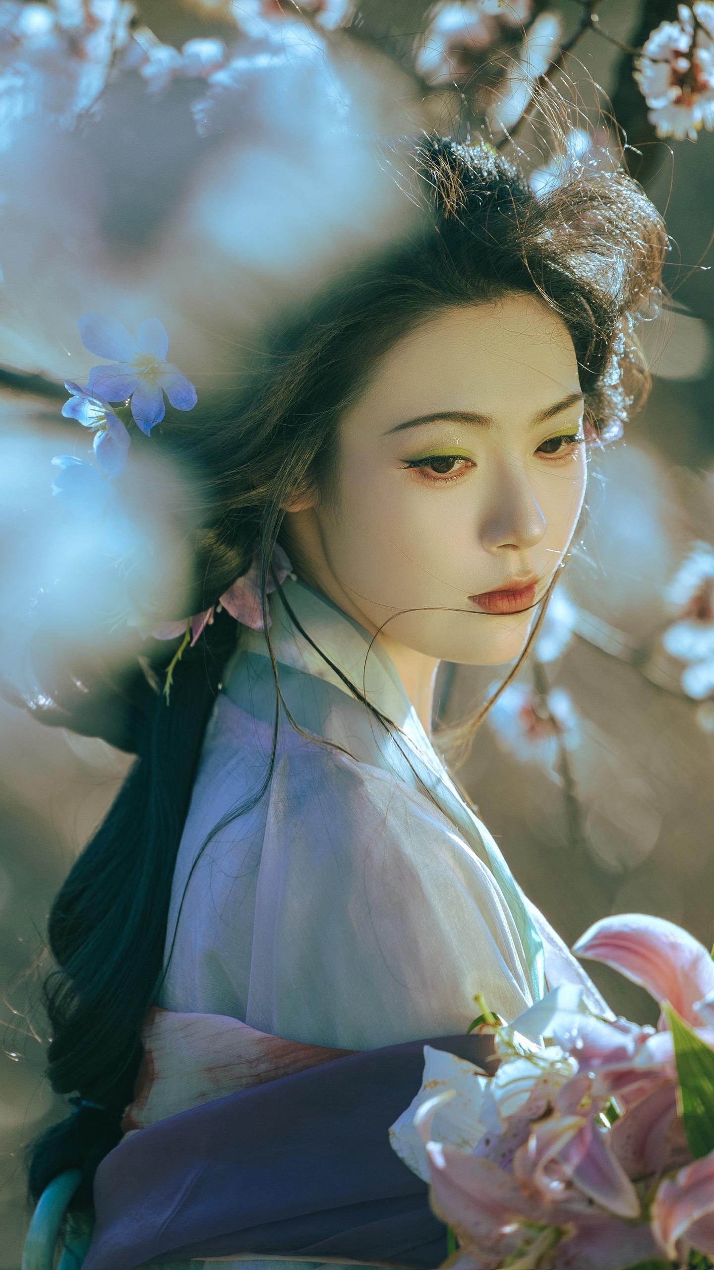 双眸才是她的真迹。