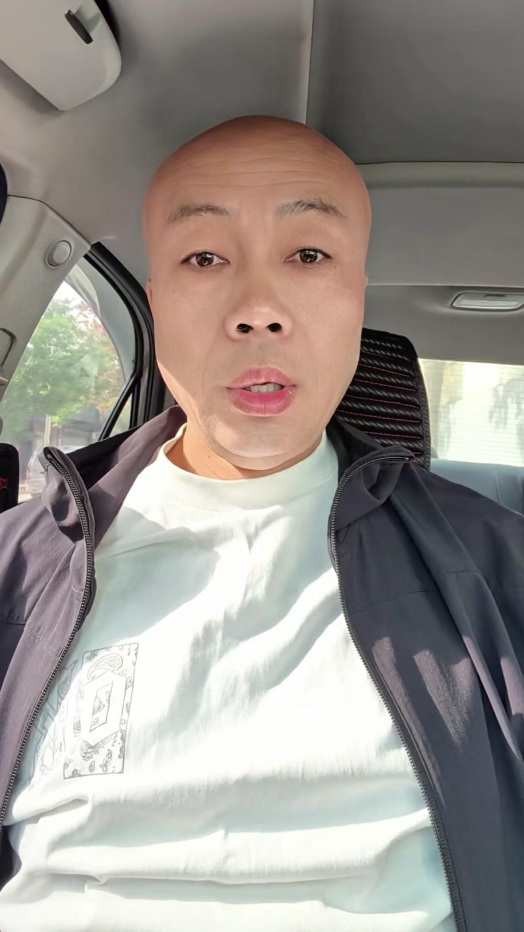 三大纪律八项注意，是军人的铁律，也是刻在心间的信仰！
1️⃣一切行动听指挥的铁律