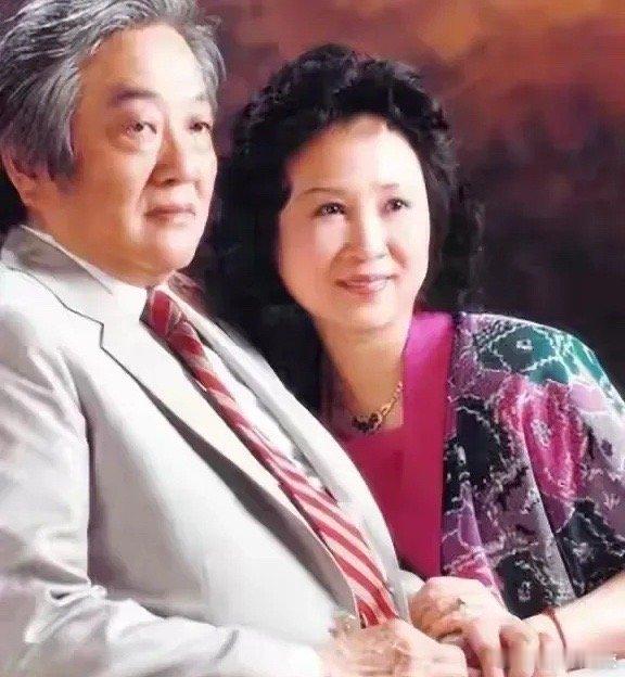 陈德容称琼瑶离世因丈夫去世打击大  琼瑶走了，不是死于疾病，也不是死于贫穷，她死