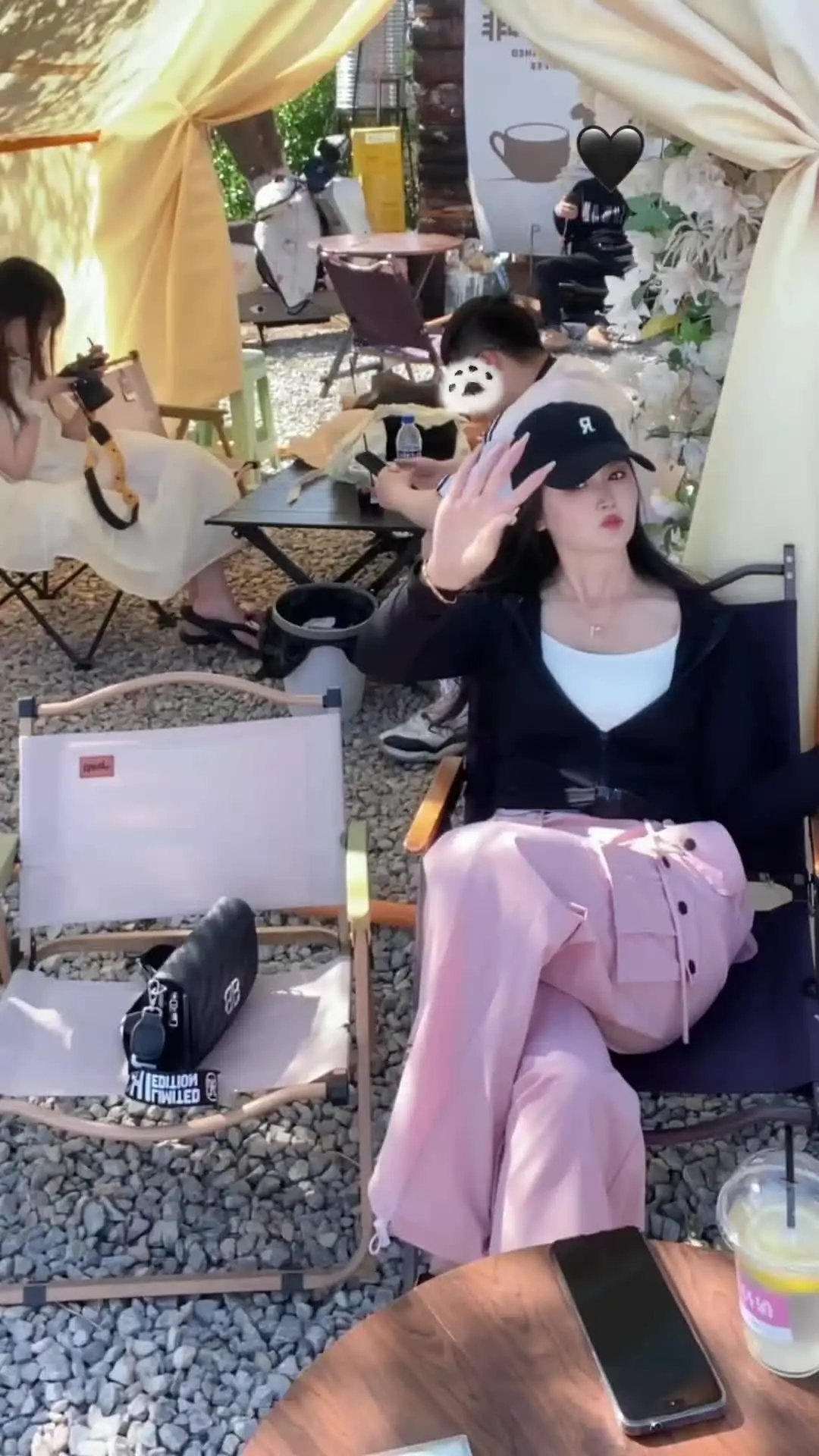 漂亮的女人不一定能留住男人，但自力更生的女人，从来不畏惧任何人离开