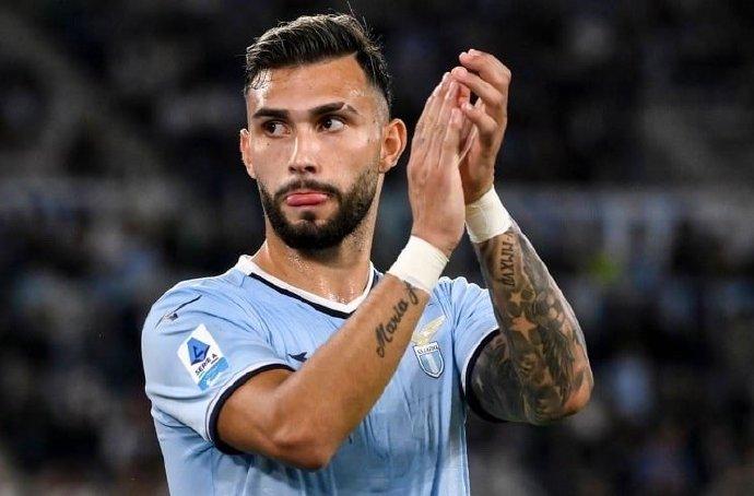 西汉姆联4-0大胜狼队，这下压力彻底来到热刺这边，看了下积分榜，桑德兰有机会争欧