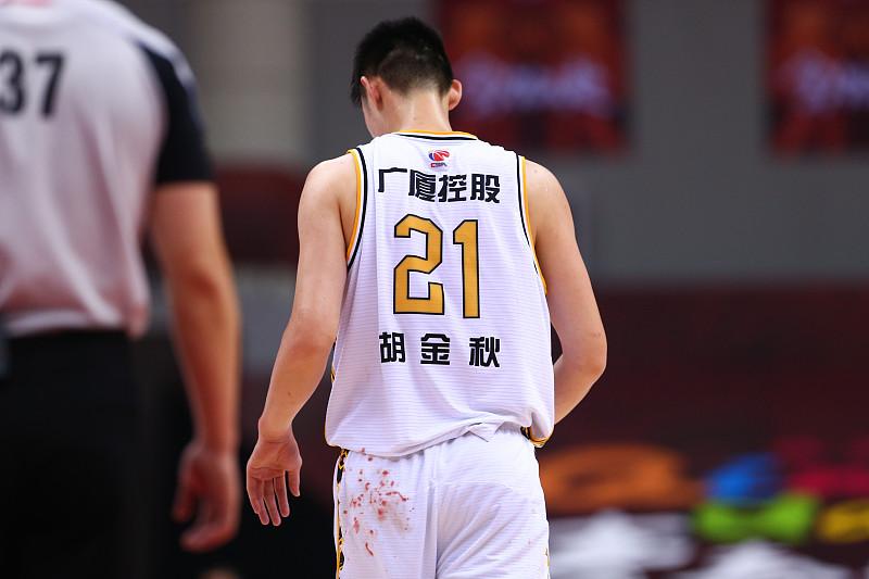 CBA现役干净的和不干净的球员
首先先说明：这里说的球风干净/不干净，是大部分球