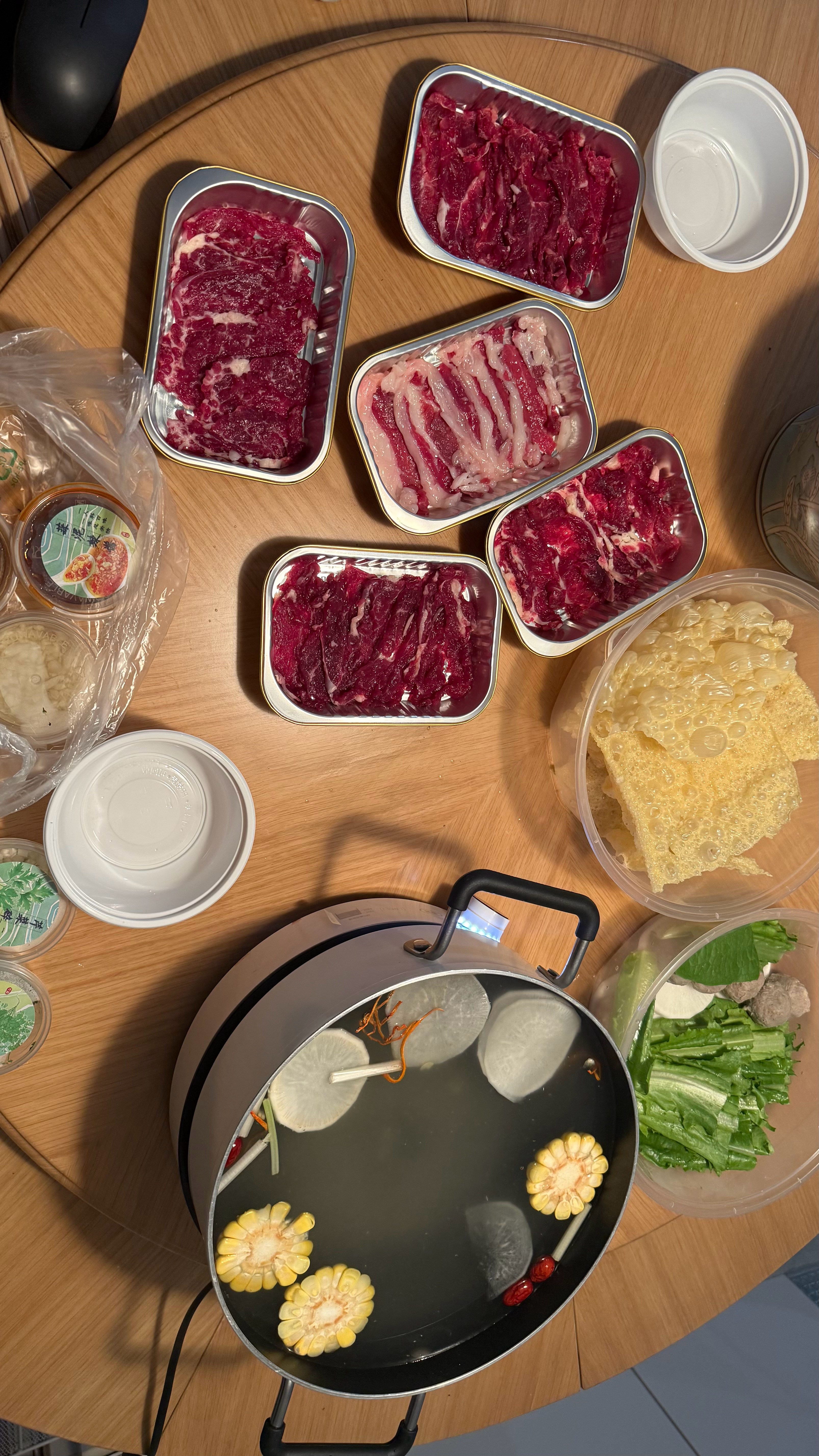 点个外卖对付一口 