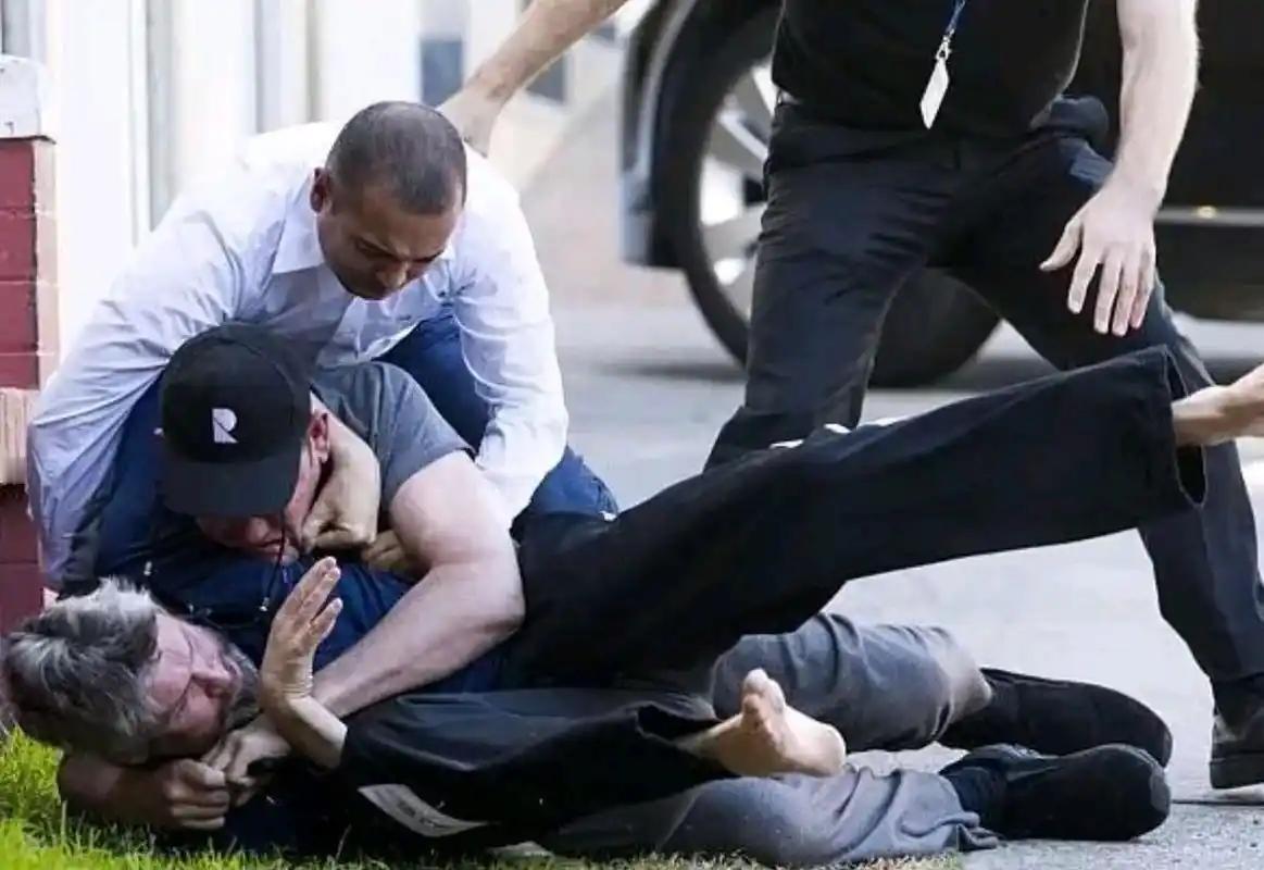 [月亮]日本所谓的“全球最安全国家”，纯属自欺欺人的鬼话！一名手无寸铁的伊朗籍男