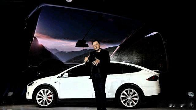 特斯拉首席执行官埃隆·马斯克于1月14日（周三）表示，该公司的全自动驾驶（FSD