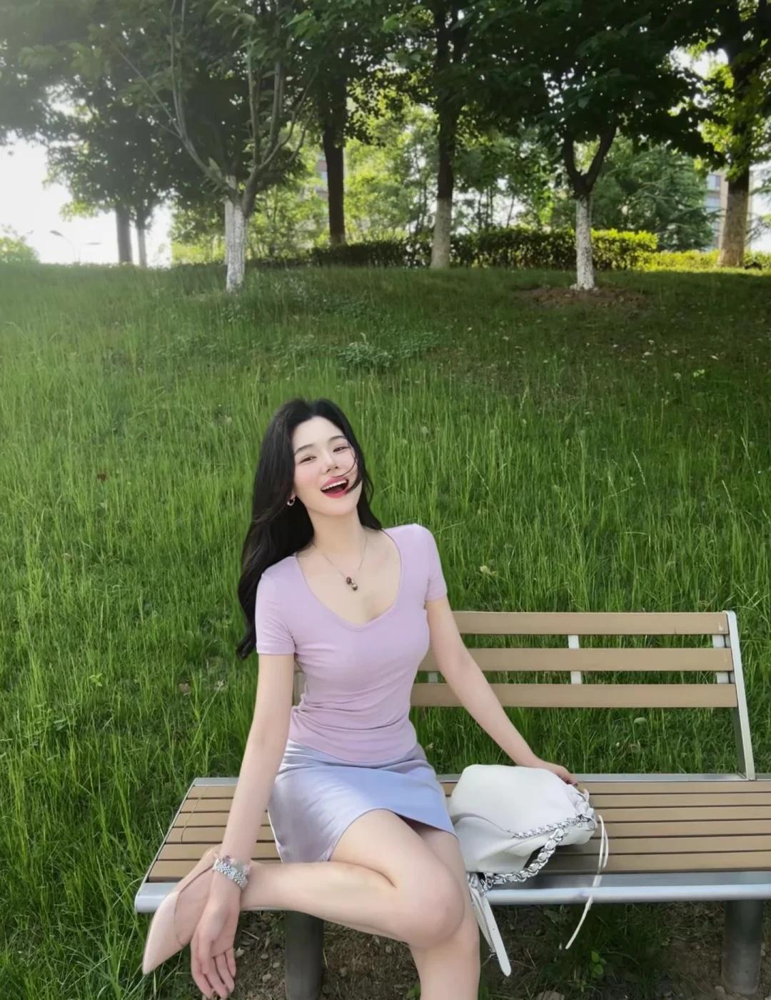 💜
温柔穿搭 每日穿搭 今天穿什么 紫色系 氛围感穿搭 ootd