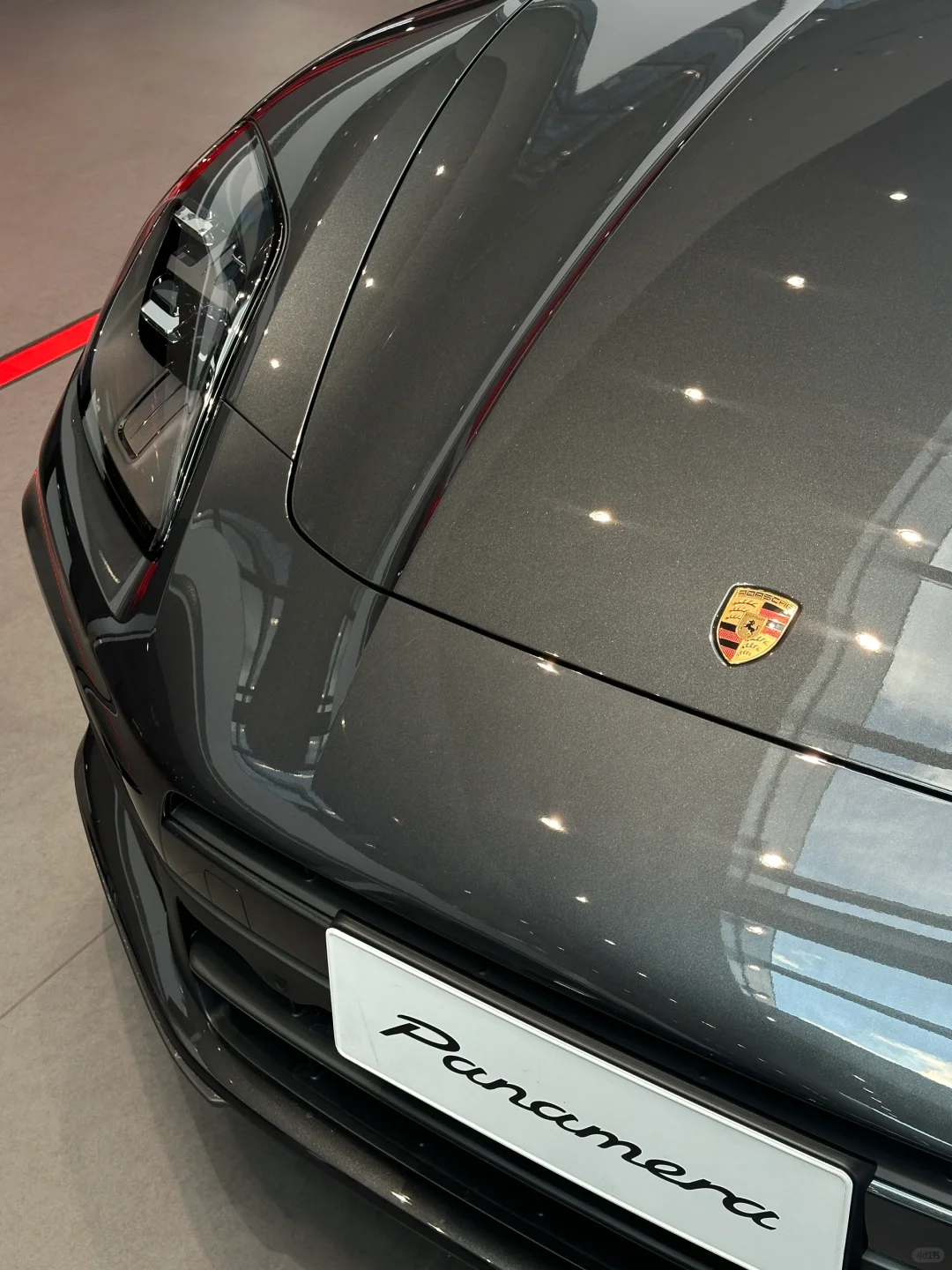 🩶   panamera 火山灰