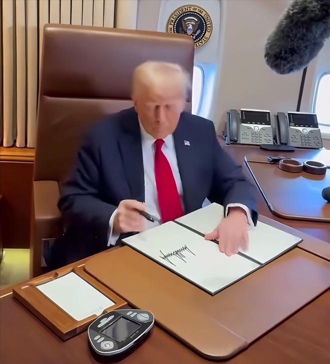 伊朗封锁霍尔木兹海峡，日韩的经济最先顶不住。汇率告急，日韩拟采取行动。这也许正是