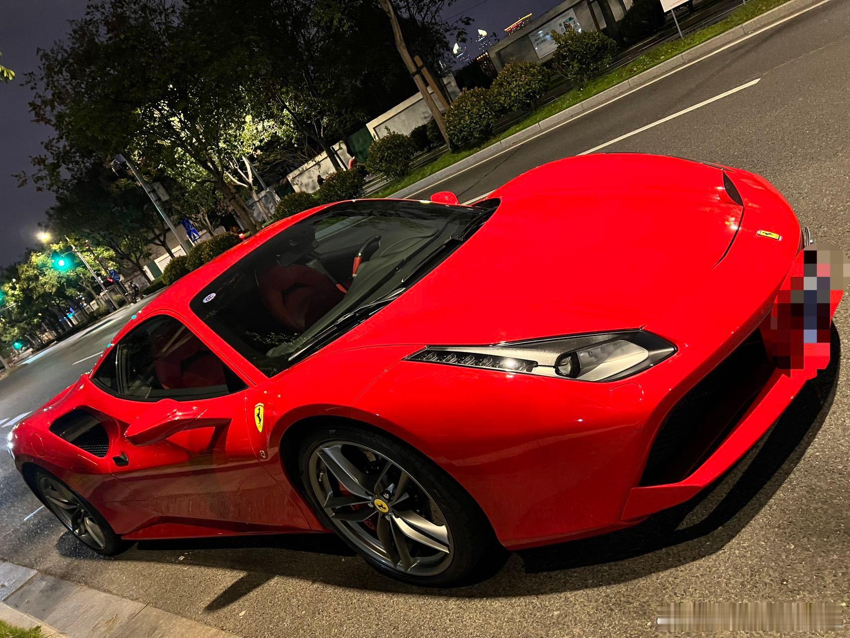 法拉利488GTB，红红配色 ​​​