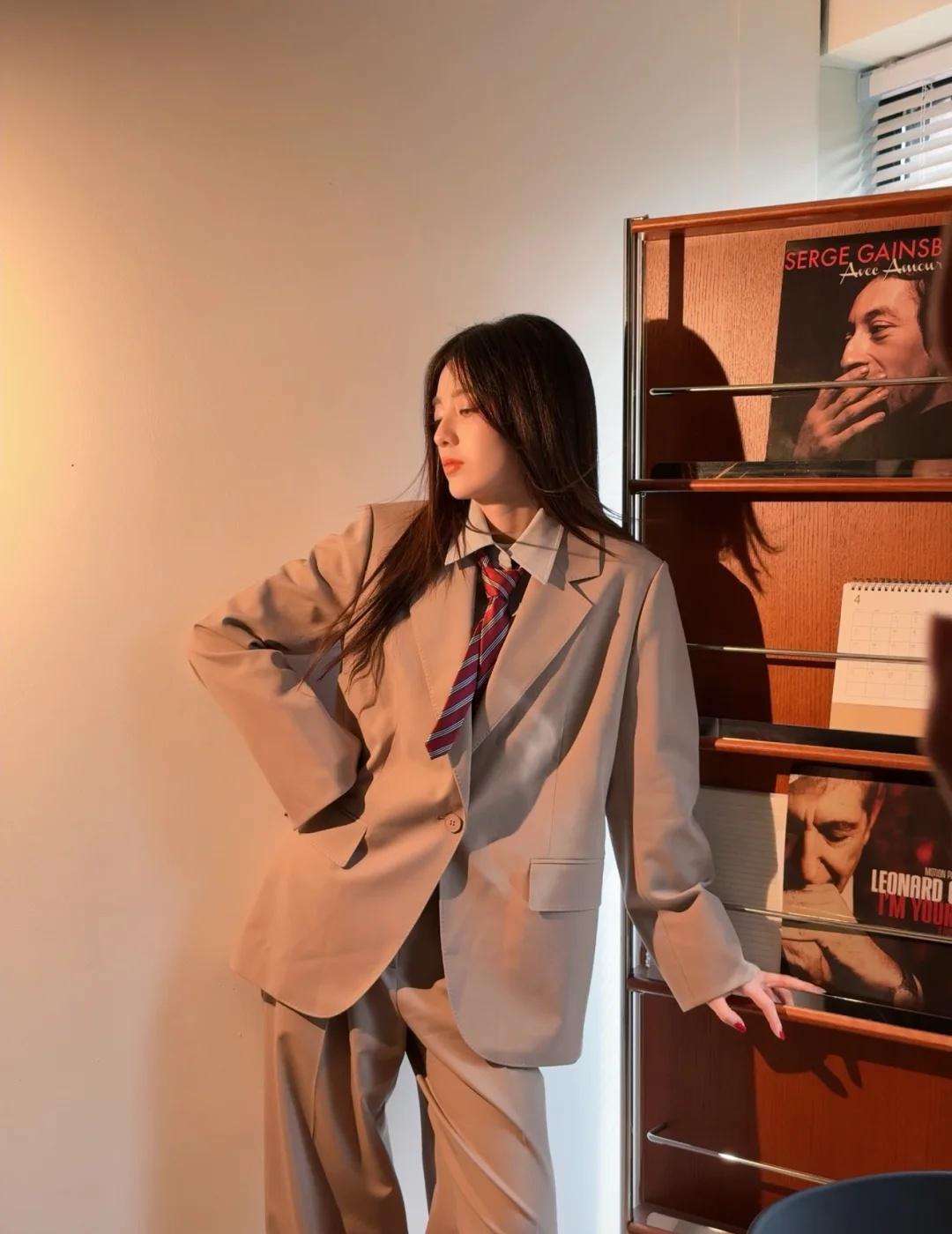 我黑凤梨啊！
听到了吗！我说我喜欢吃黑凤梨酥啊鹏鹏！🤩🥳😳
	
明星不止A