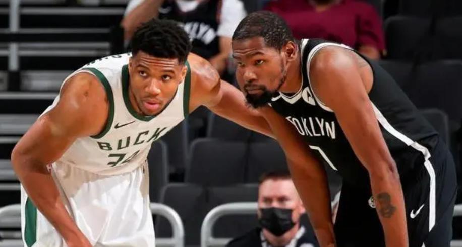 杜兰特生涯共18次三双，字母哥和伦纳德呢？
三双是一位球员全能的标志，一些球星职