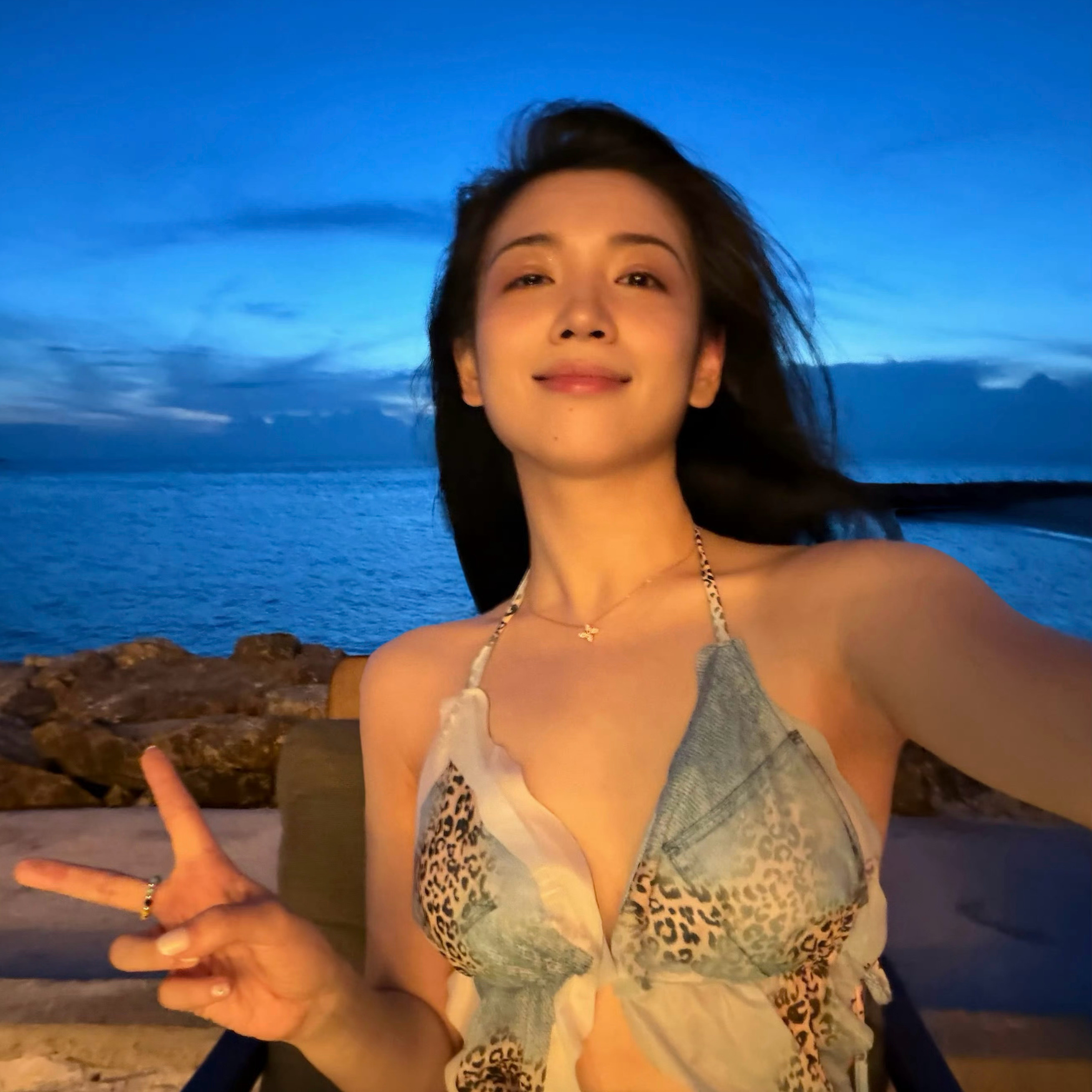 代露娃好适合女驸马代露娃度假 